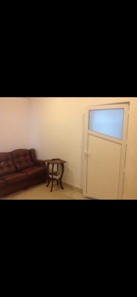 Mitropolie, apartament 3 camere, demisol inalt